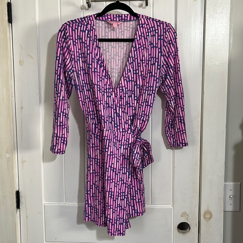 Lilly Pulitzer wrap shorts romper. 3/4 sleeve. Size small.